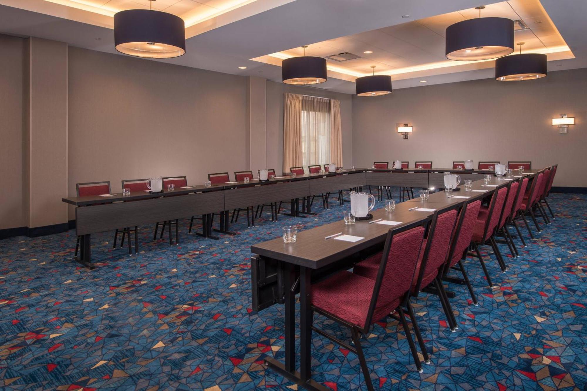 Towneplace Suites By Marriott Altoona Εξωτερικό φωτογραφία