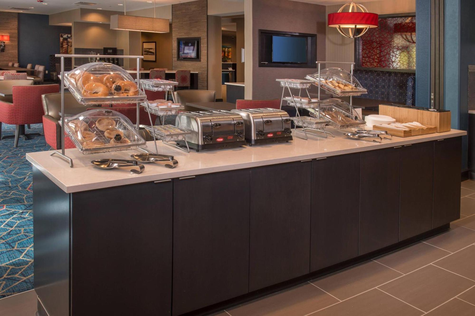 Towneplace Suites By Marriott Altoona Εξωτερικό φωτογραφία