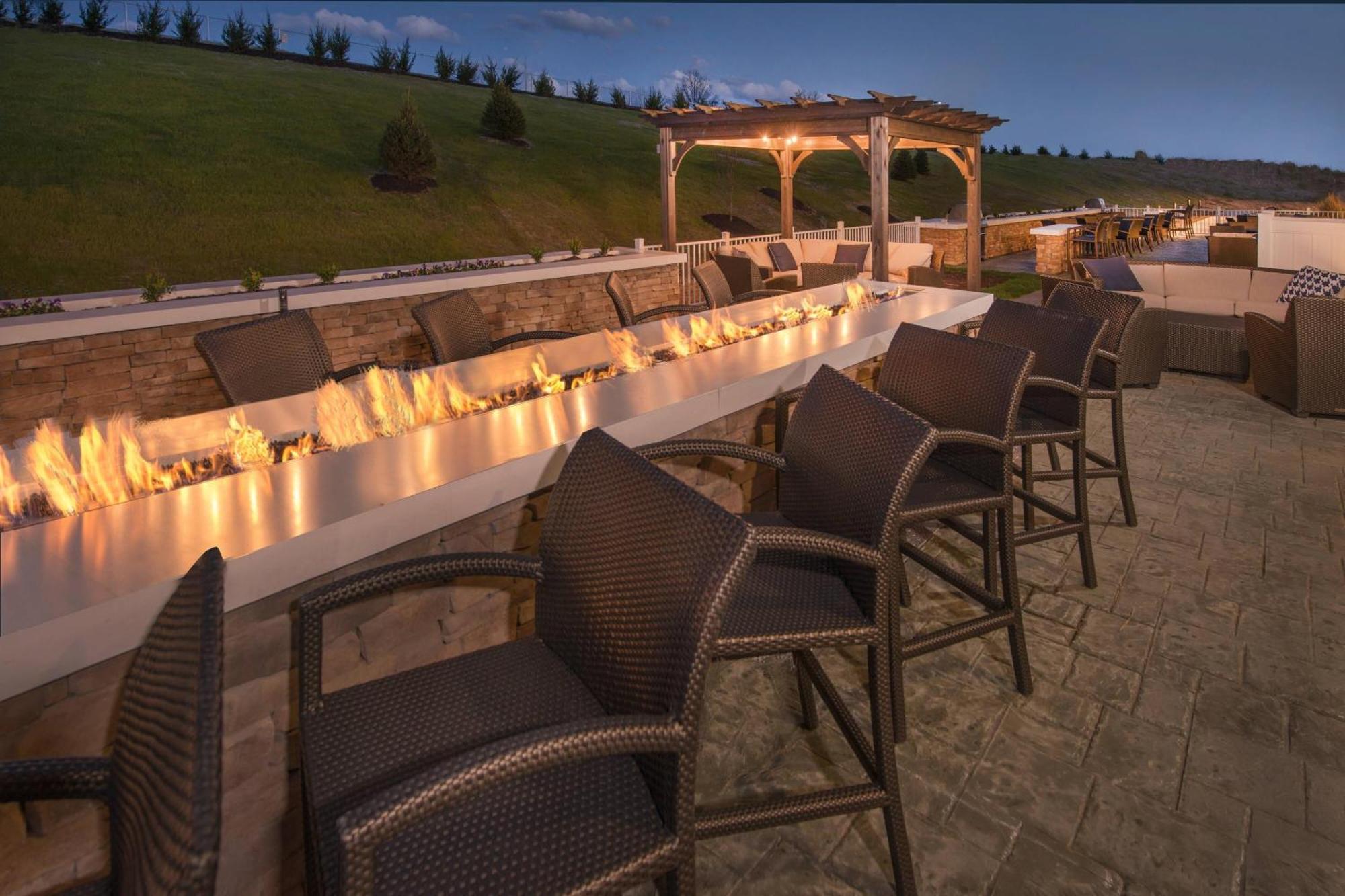 Towneplace Suites By Marriott Altoona Εξωτερικό φωτογραφία