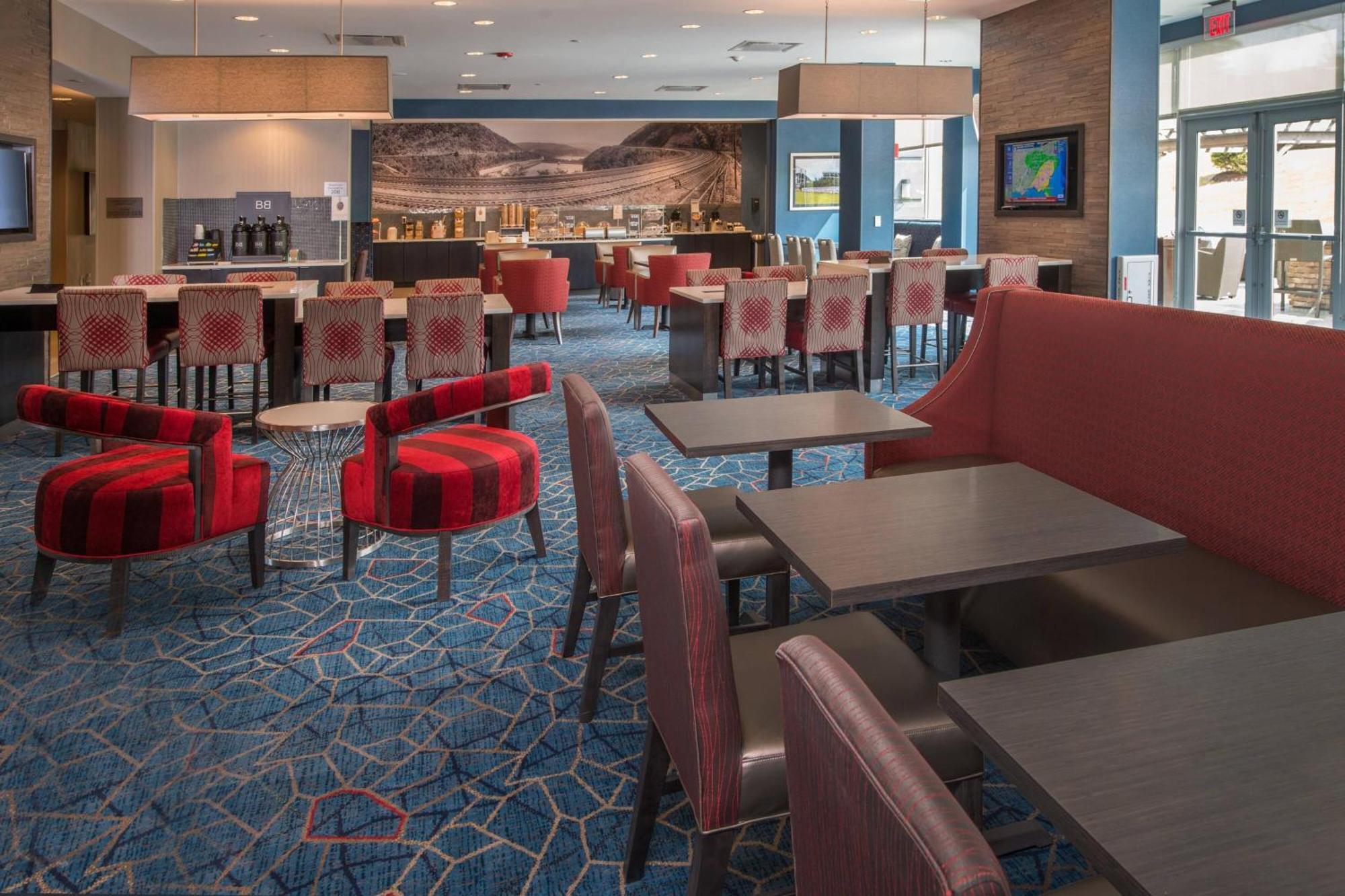Towneplace Suites By Marriott Altoona Εξωτερικό φωτογραφία