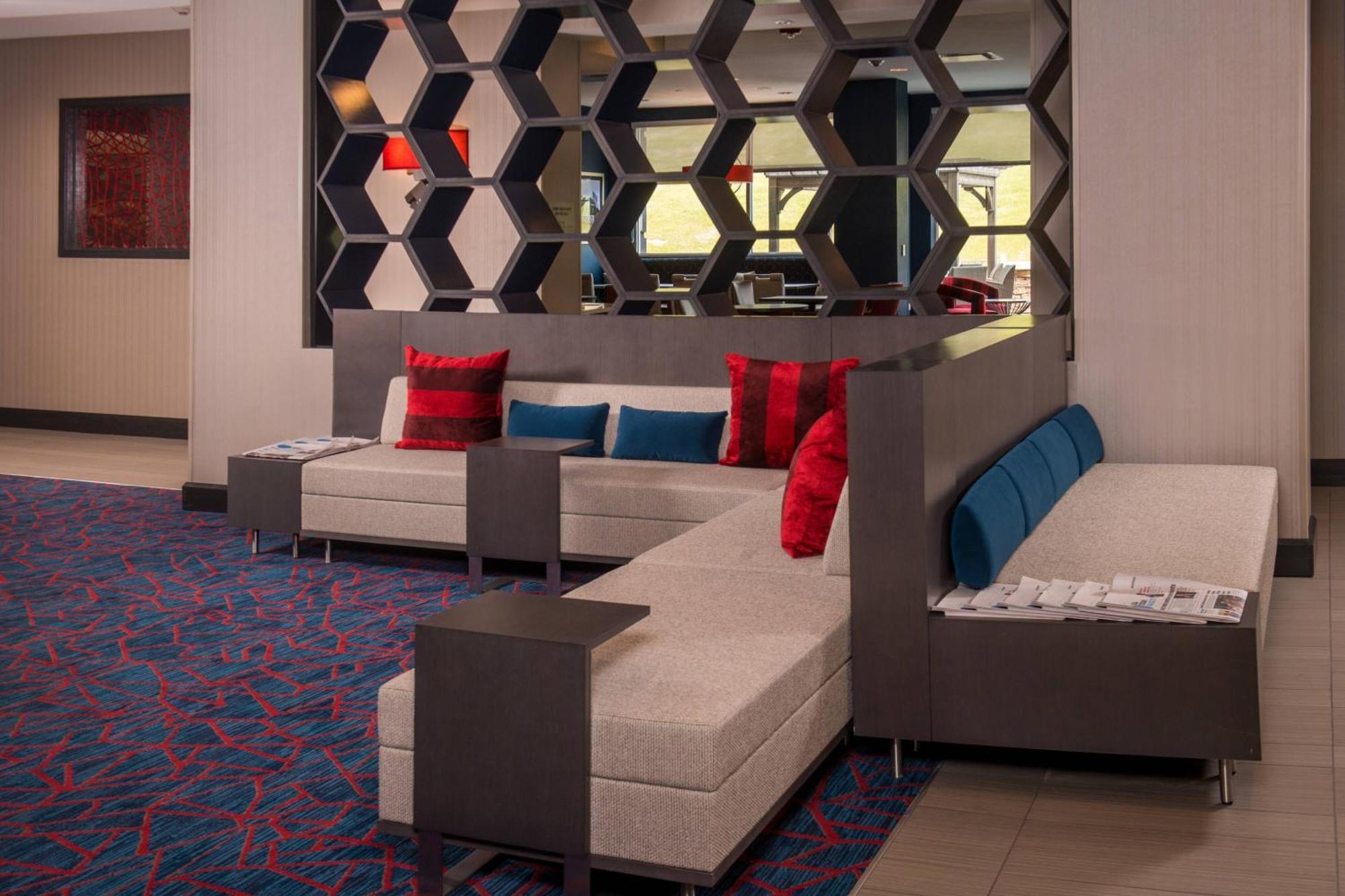 Towneplace Suites By Marriott Altoona Εξωτερικό φωτογραφία
